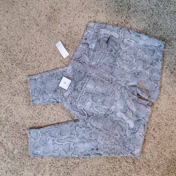 NWT WHITE HOUSE BLACK MARKET The High Rise Skinny Ankle Snake Print Jeans - Picture 4 of 16